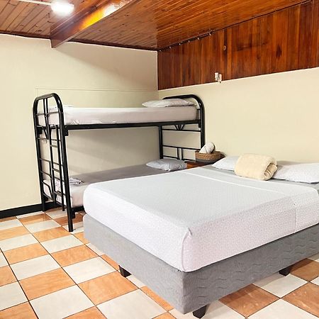 Rio Danta Hostel La Fortuna 外观 照片