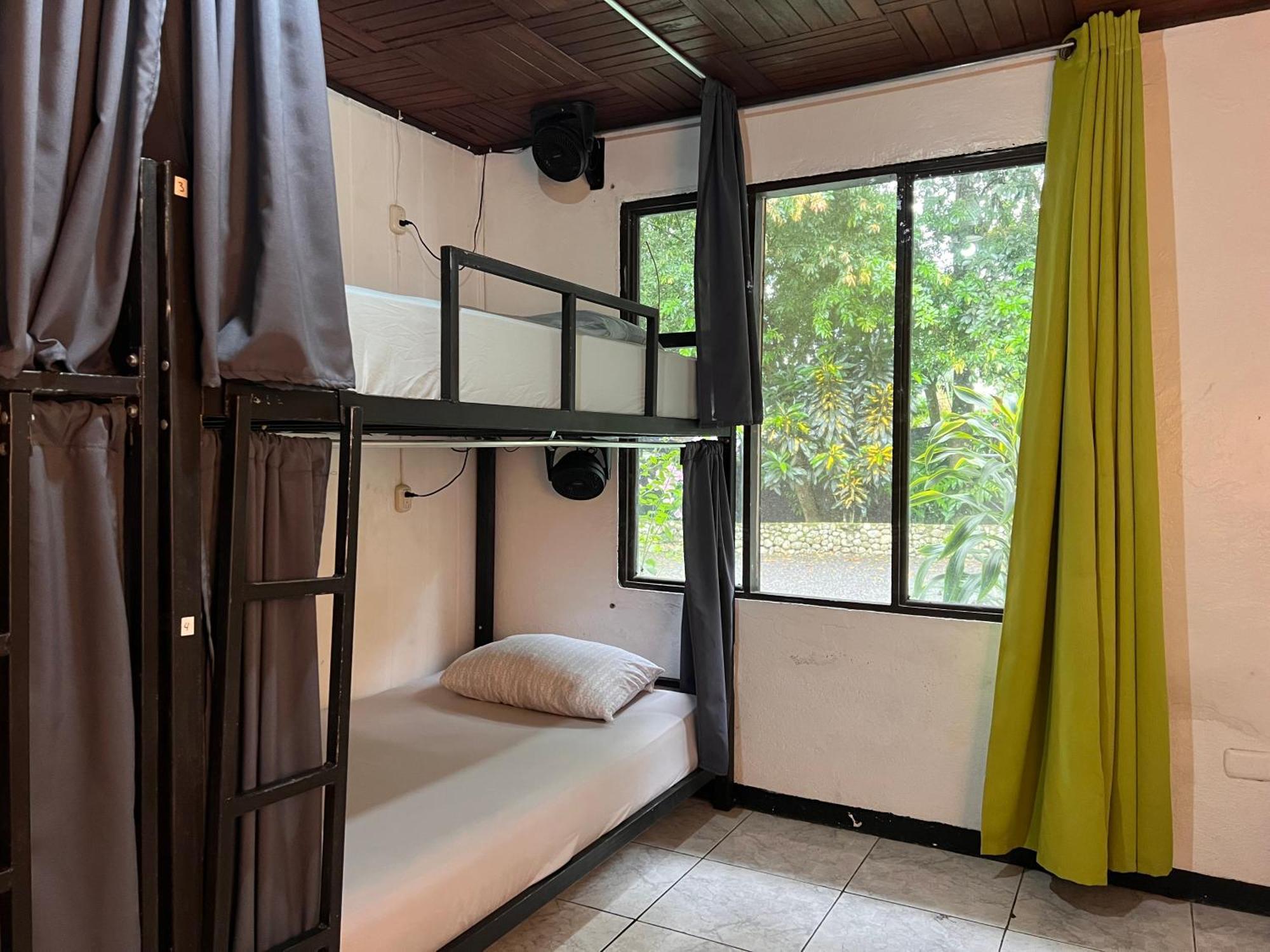 Rio Danta Hostel La Fortuna 外观 照片