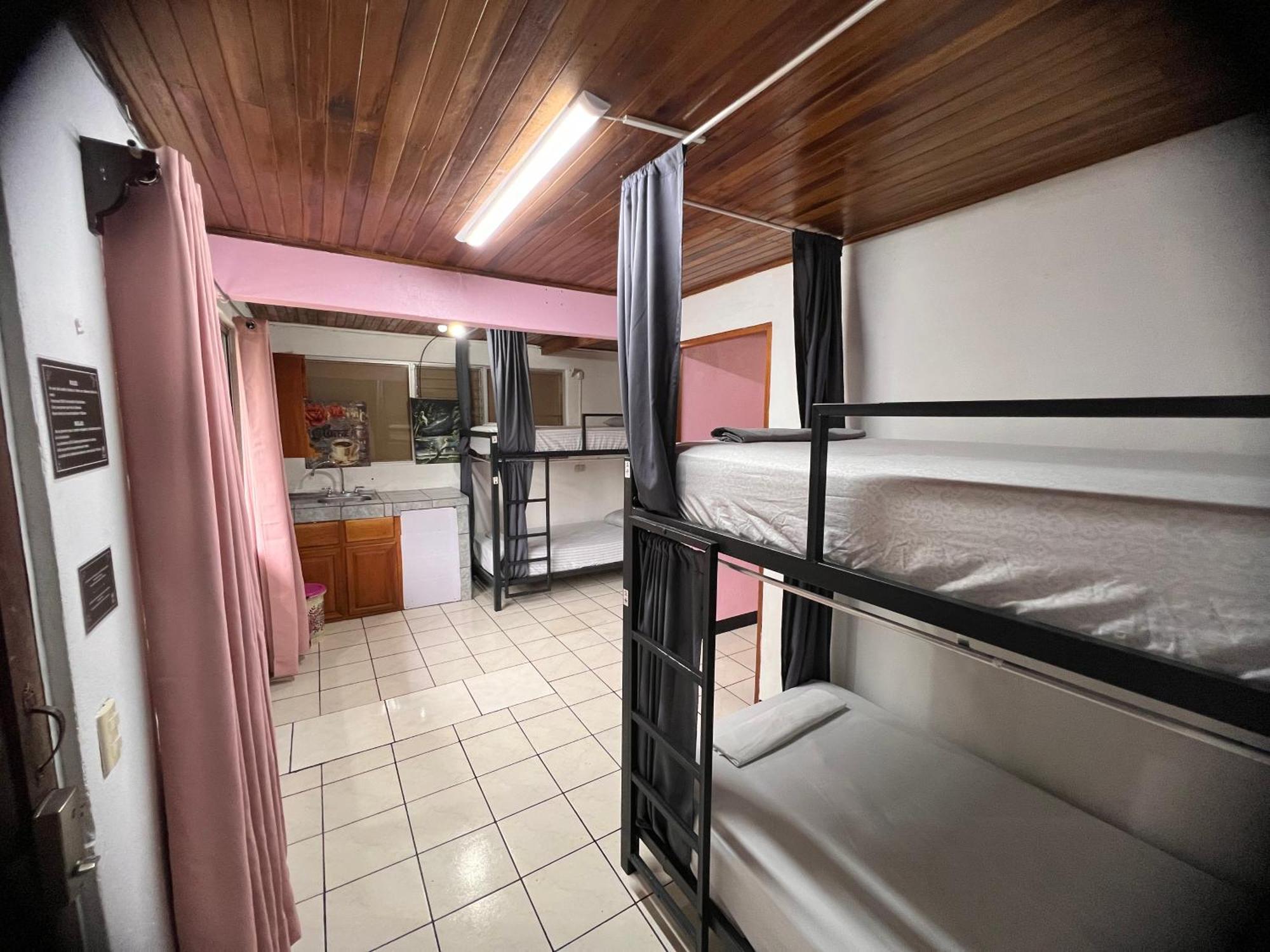 Rio Danta Hostel La Fortuna 外观 照片