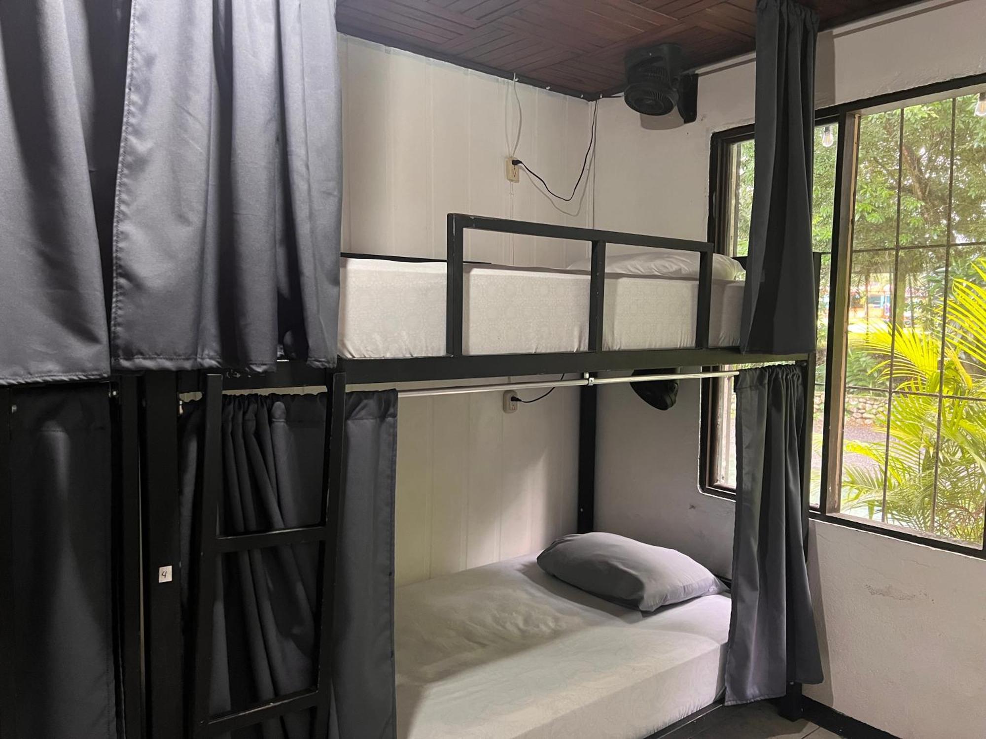 Rio Danta Hostel La Fortuna 外观 照片