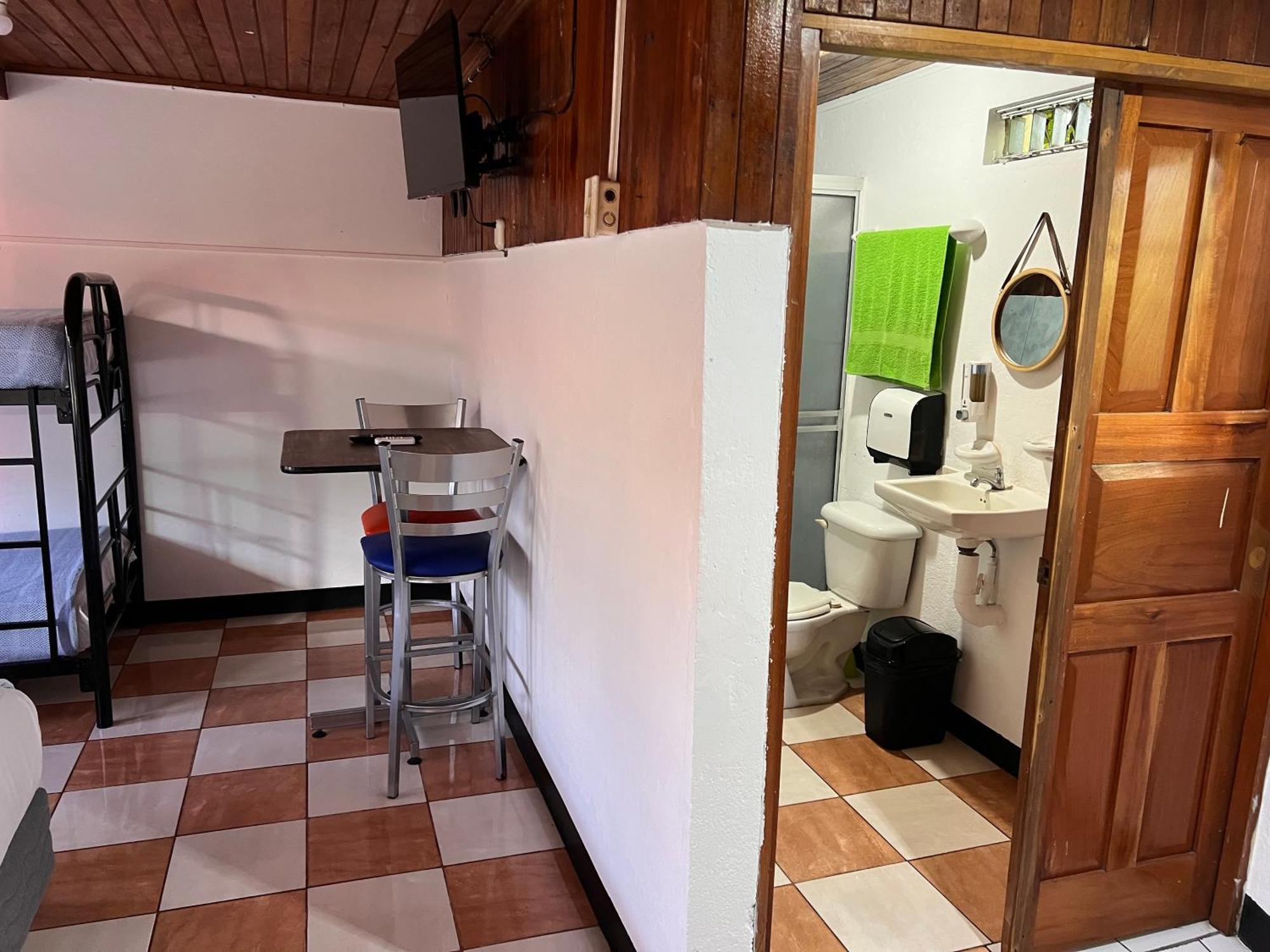 Rio Danta Hostel La Fortuna 外观 照片