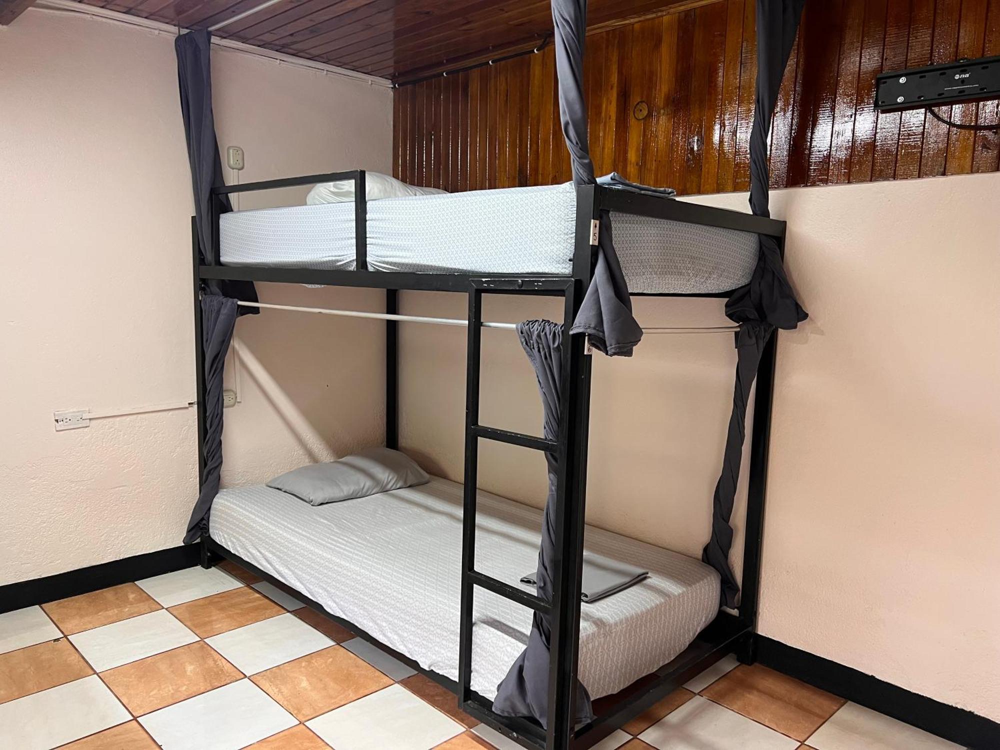 Rio Danta Hostel La Fortuna 外观 照片