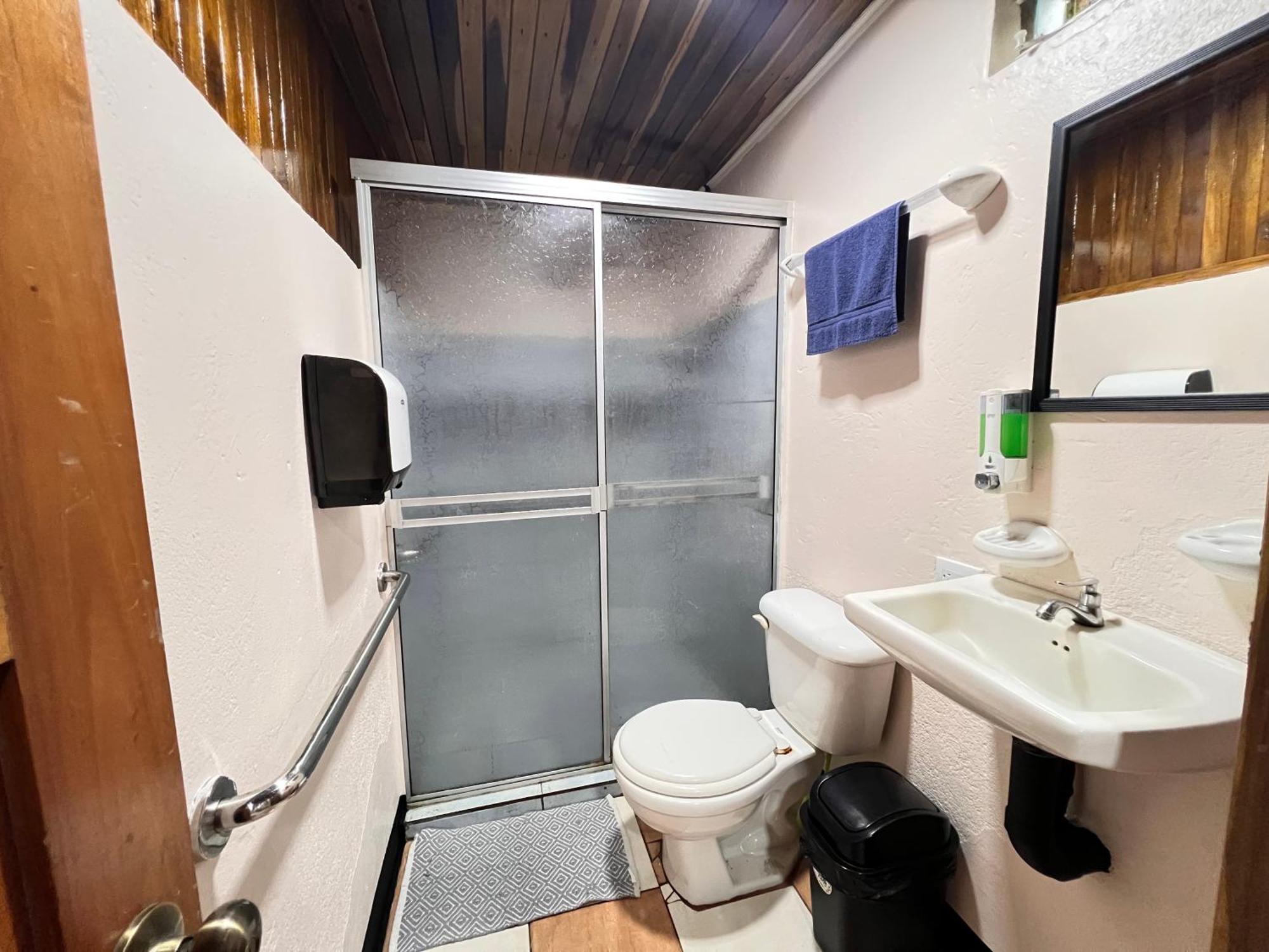Rio Danta Hostel La Fortuna 外观 照片